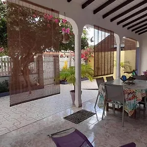 Hébergement de vacances Maison D'hôte Les Bougainvillées, Port-Louis